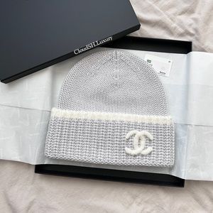 Auth BN Chanel Light Gray White CC Logo Wool Knit Beanie